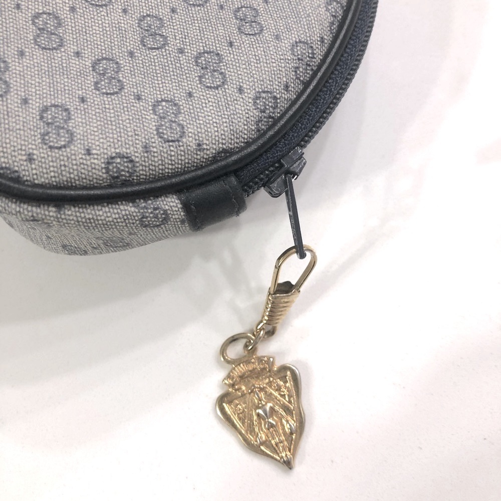 Authentic 💯Gucci blue Monogram cosmetic Bag! - Picture 15 of 16